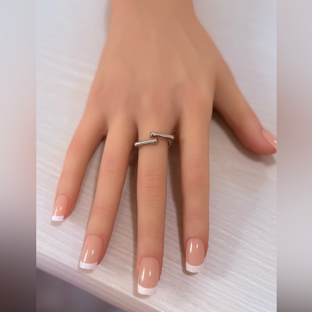 SILVER GEOMETRIC MODERN RING BRAND NEW